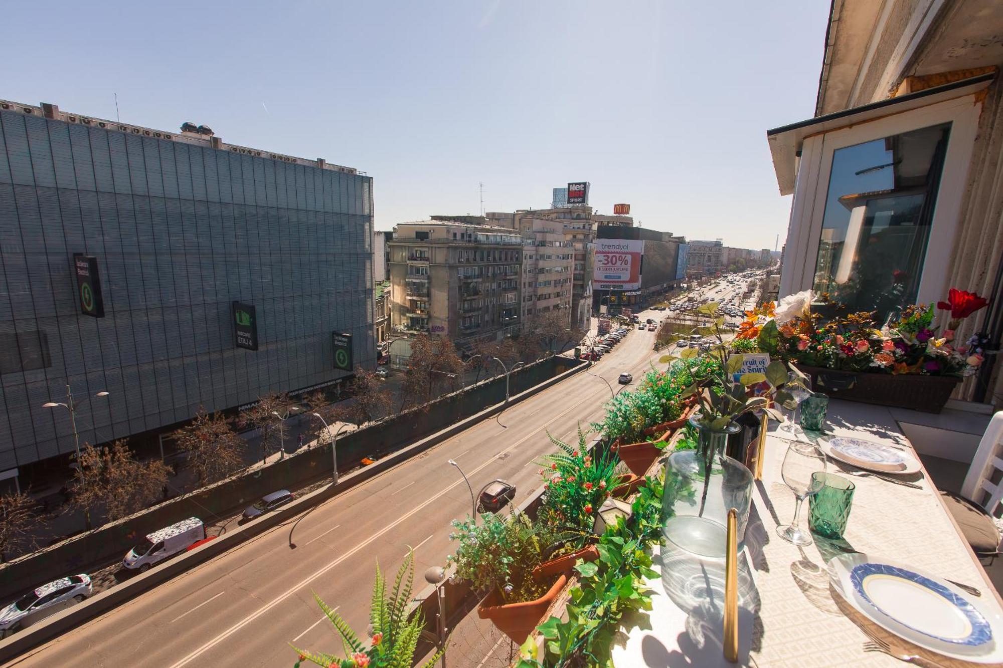 Old Town Apartment With Amazing View From The Balcony Bukarest Kültér fotó
