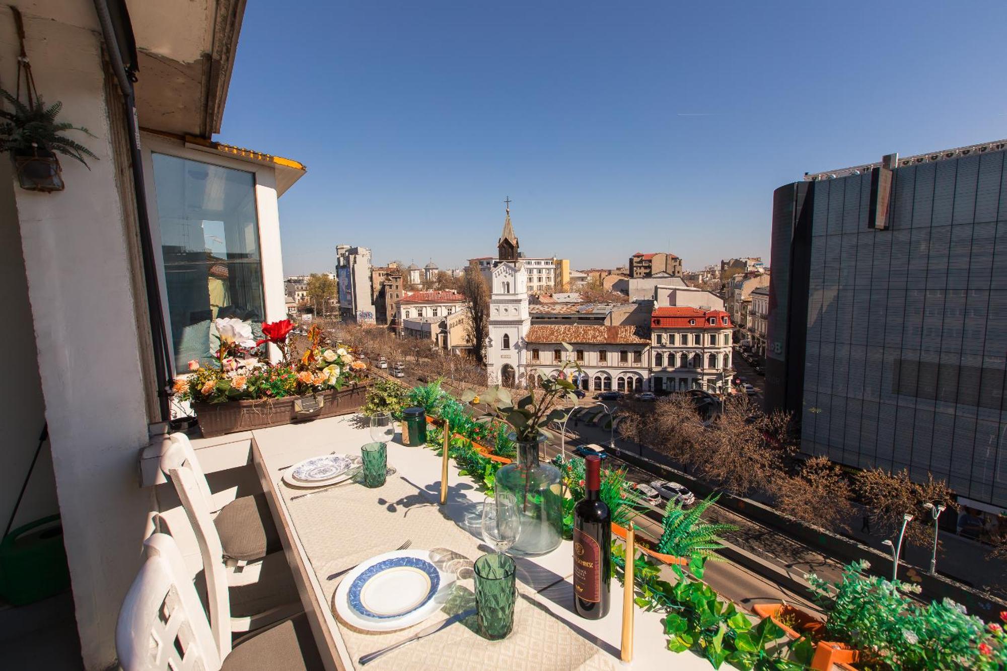 Old Town Apartment With Amazing View From The Balcony Bukarest Kültér fotó