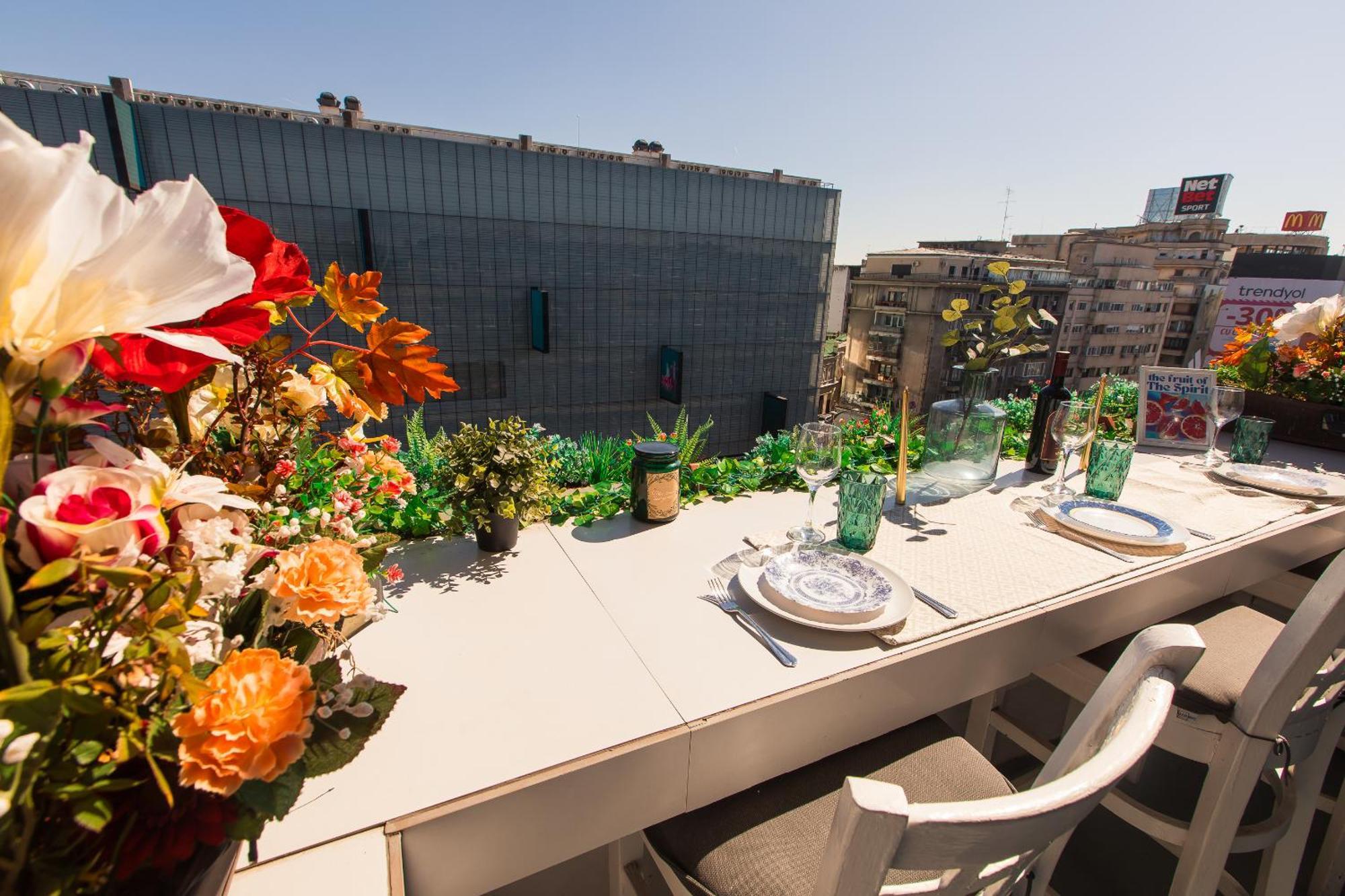 Old Town Apartment With Amazing View From The Balcony Bukarest Kültér fotó