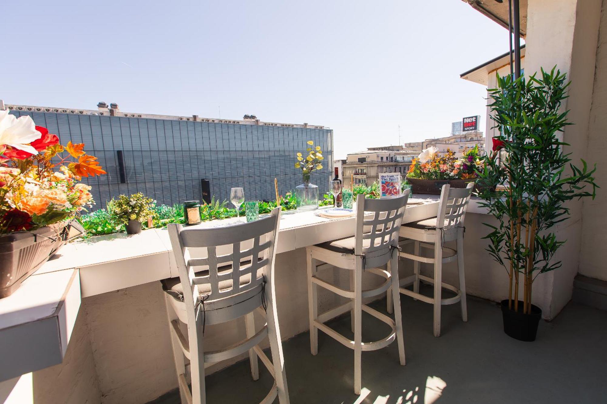 Old Town Apartment With Amazing View From The Balcony Bukarest Kültér fotó