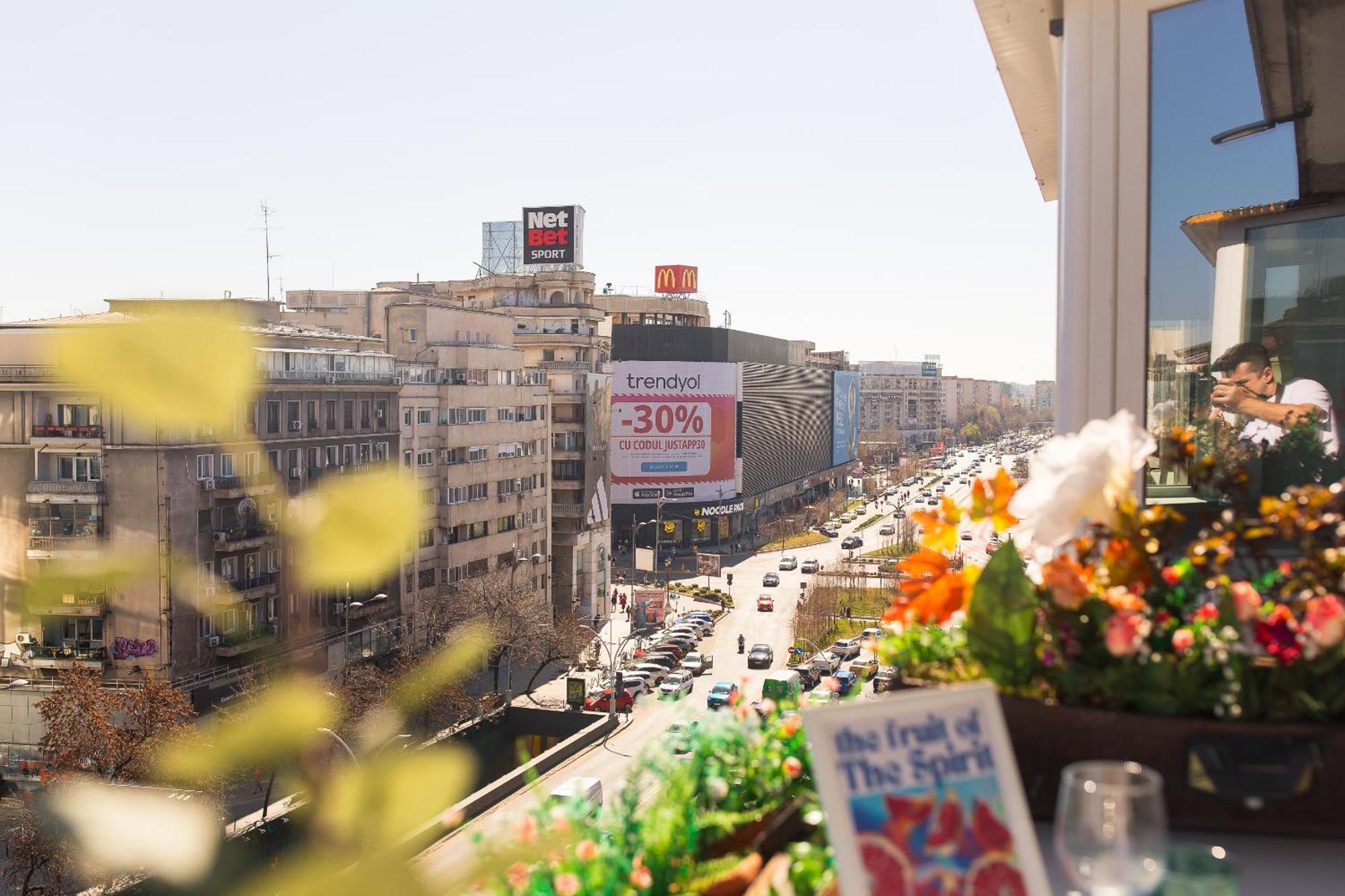 Old Town Apartment With Amazing View From The Balcony Bukarest Kültér fotó